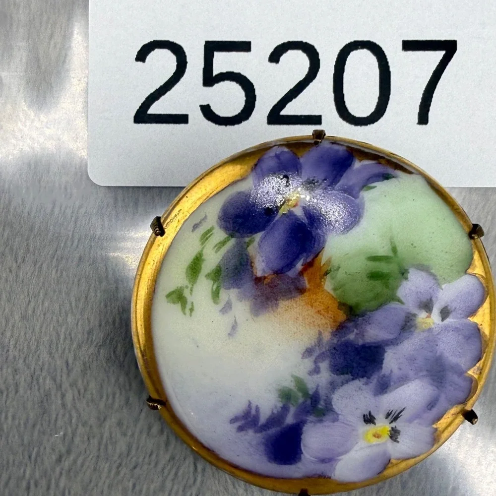 Vintage‎ Victorian Porcelain Brooch Hand Painted Violets Flower Round